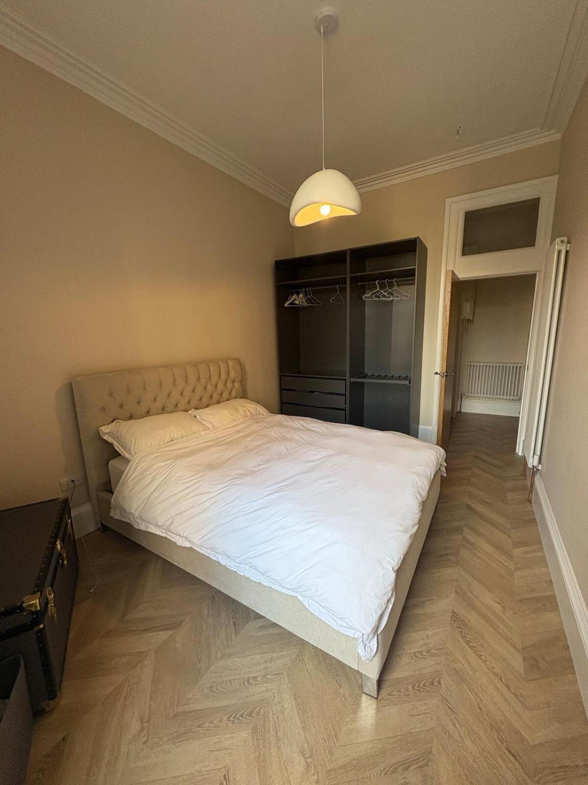 Spacious 2 Bed - Perfect Location Apartment Edinburgh